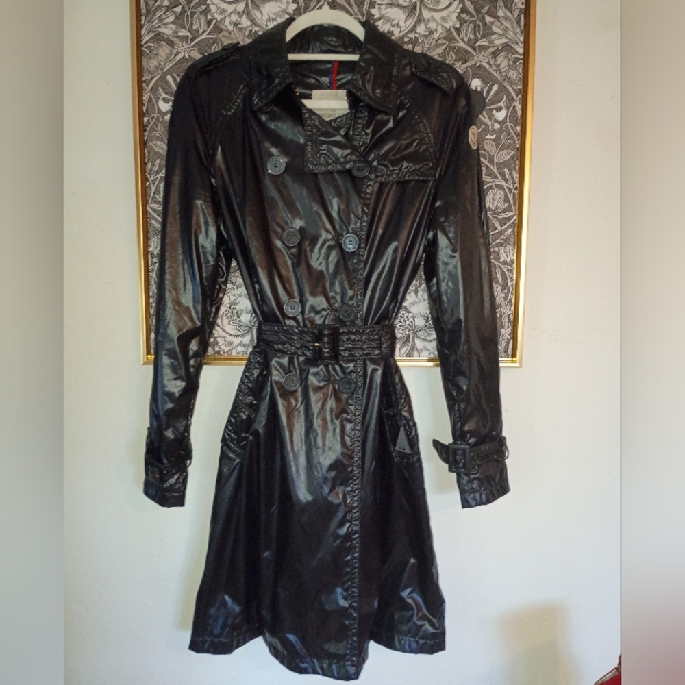 Authentic Moncler Glossy Black Trench Coat with Logo size 1